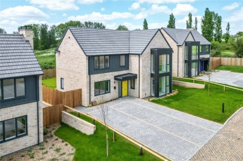 View Full Details for Woodlands Grove, Stapleford Abbotts